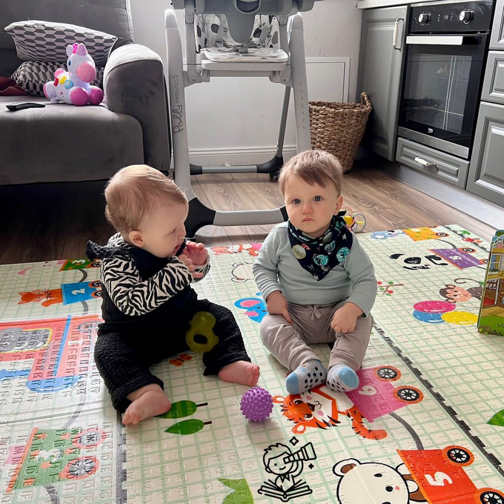 Read more about the article Joaca între bebeluși